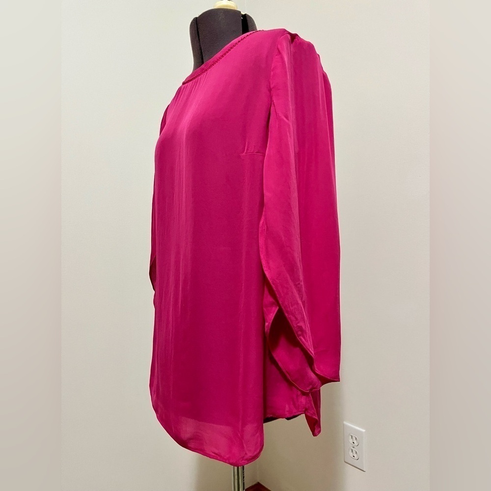 100% Silk White House Black Market Petal Sleeve Flutter Blouse Size XS (0) - Picture 7 of 11